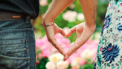 KÉSZ VAGY A KAPCSOLATRA?